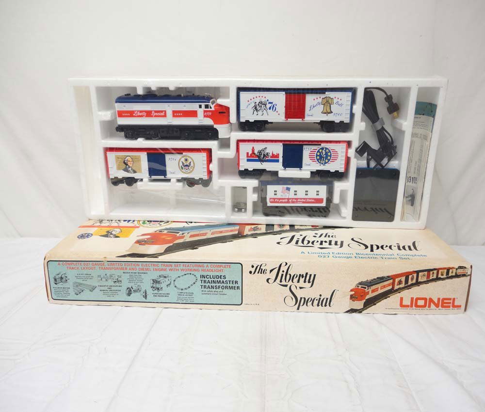 ABT: Lionel #1577 Liberty Special Set/OB: Paul V. Ambrose and Drew J. Bauer present: This is the #1577 Liberty Special Freight Set that Lionel made circa 1976. This Set would have included the #8570 Liberty Special Alco Diesel, the #9760 Libe
