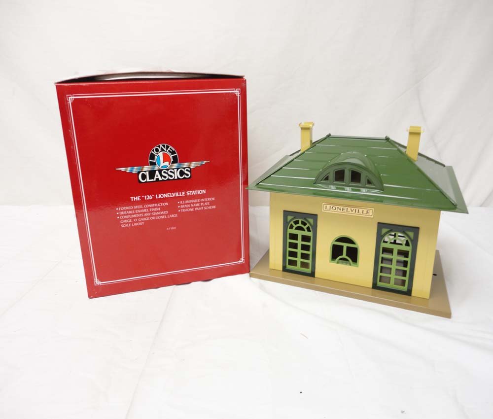 ABT: Mint Lionel #13801 126 Lionelville Station/OB: Paul V. Ambrose and Drew J. Bauer present: This is the #13801 126 Lionelville Station that Lionel made a few years ago. Our Opinion is that it is generally in Mint Condition. Original Box. All Origina