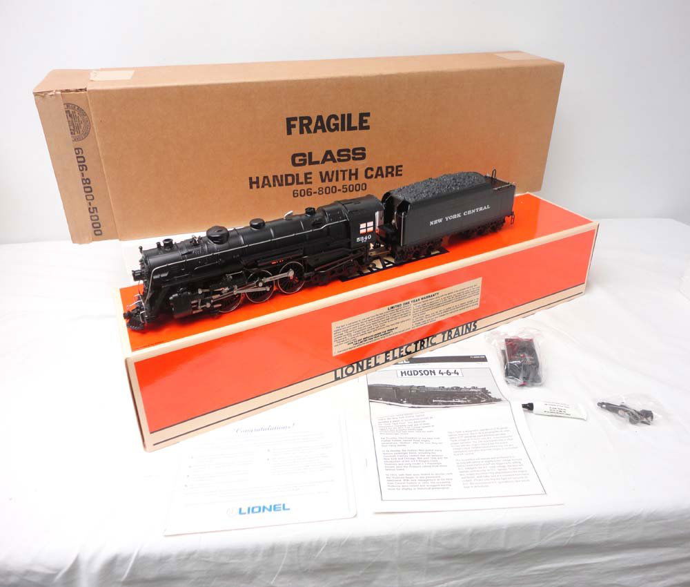 ABT: Mint Lionel #18005 (700E) Scale NYC Hudson En: Paul V. Ambrose and Drew J. Bauer present: These are the #18005 Scale New York Central Diecast Hudson and Tender that Lionel made in the late 1980s as a remake of the famous Lionel 700E Scale Hudson f