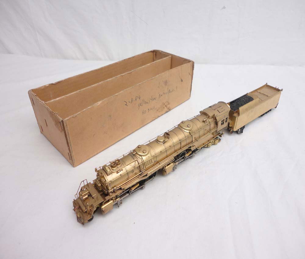 ABT: HO Brass Akane: Awesome Unpainted 2-8-8-4 Yel: Paul V. Ambrose and Drew J. Bauer present: These are the awesome Brass HO unpainted (possibly Northern Pacific) 2-8-8-4 'Yellowstone' Steam Engine and Tender that Akane made circa the 1960s. Includes