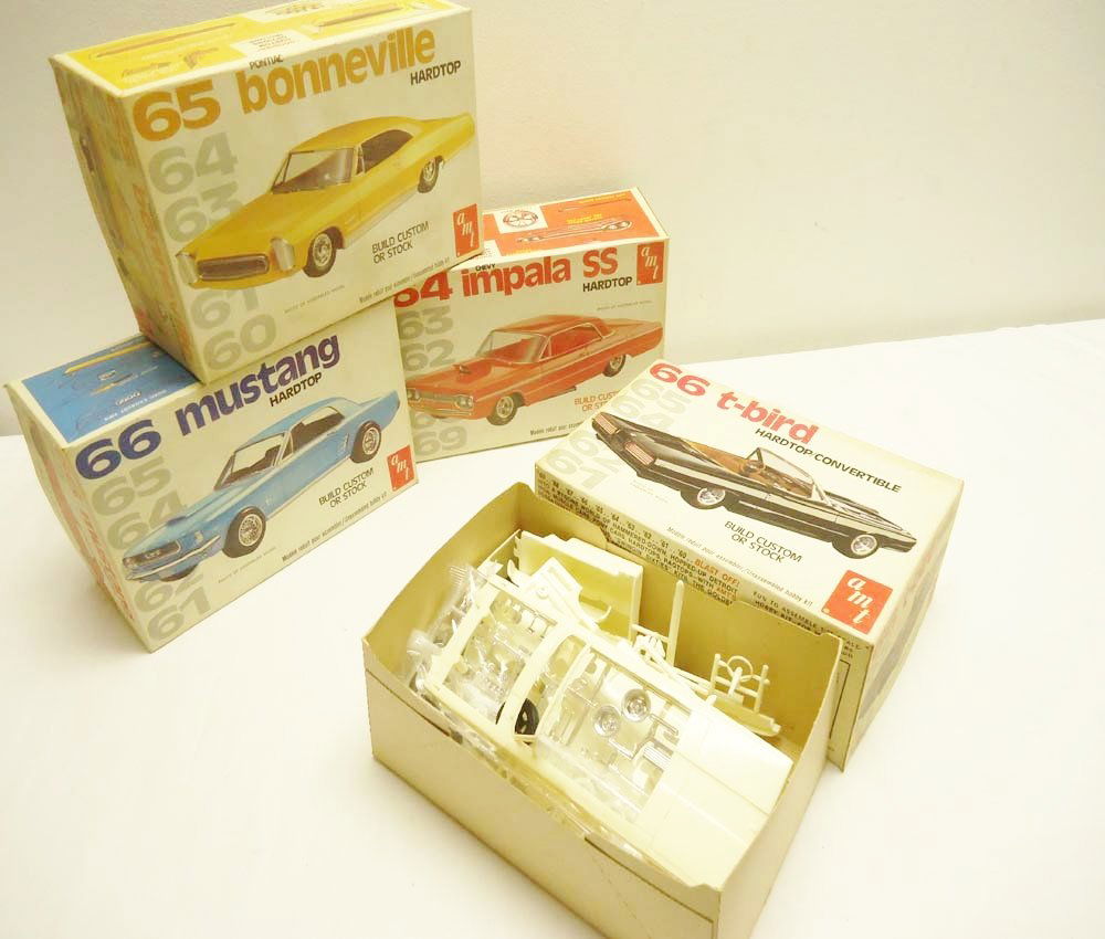 ABT: 4 AMT Vehicle Kits: Impala/Bonneville/Mustang: Paul V. Ambrose and Drew J. Bauer present: These are the 1964 Impala SS, the 1965 Bonneville, the 1966 Mustang, and the 1966 T-Bird Kits that AMT made in 1:25 scale in the recent past. Please review a