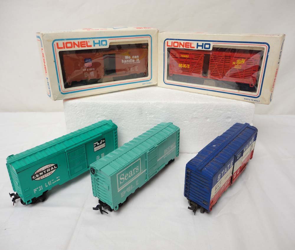 ABT: HO Lionel: 5 Assorted Box Cars/OBs: Paul V. Ambrose and Drew J. Bauer present: These are five HO Box Cars that Lionel made in the 1960s and 1970s. Includes scarce Sears example, and two OBs as shown. Examine very closely; what is pictur