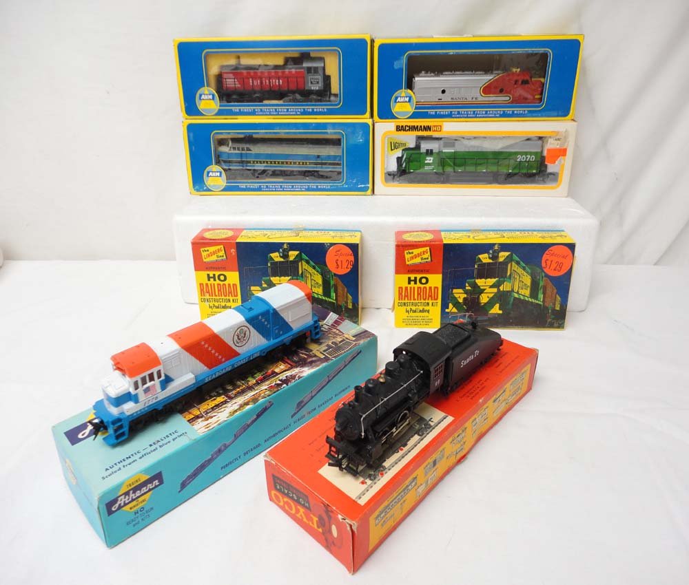 ABT: HO Various: 6 Engines & 2 Freight Kits/OBs: Paul V. Ambrose and Drew J. Bauer present: These are six HO Diesels/Steamers and two Rolling Stock Kits by Lindberg and various other Makers from the near past. Includes the OBs as shown. Examine very