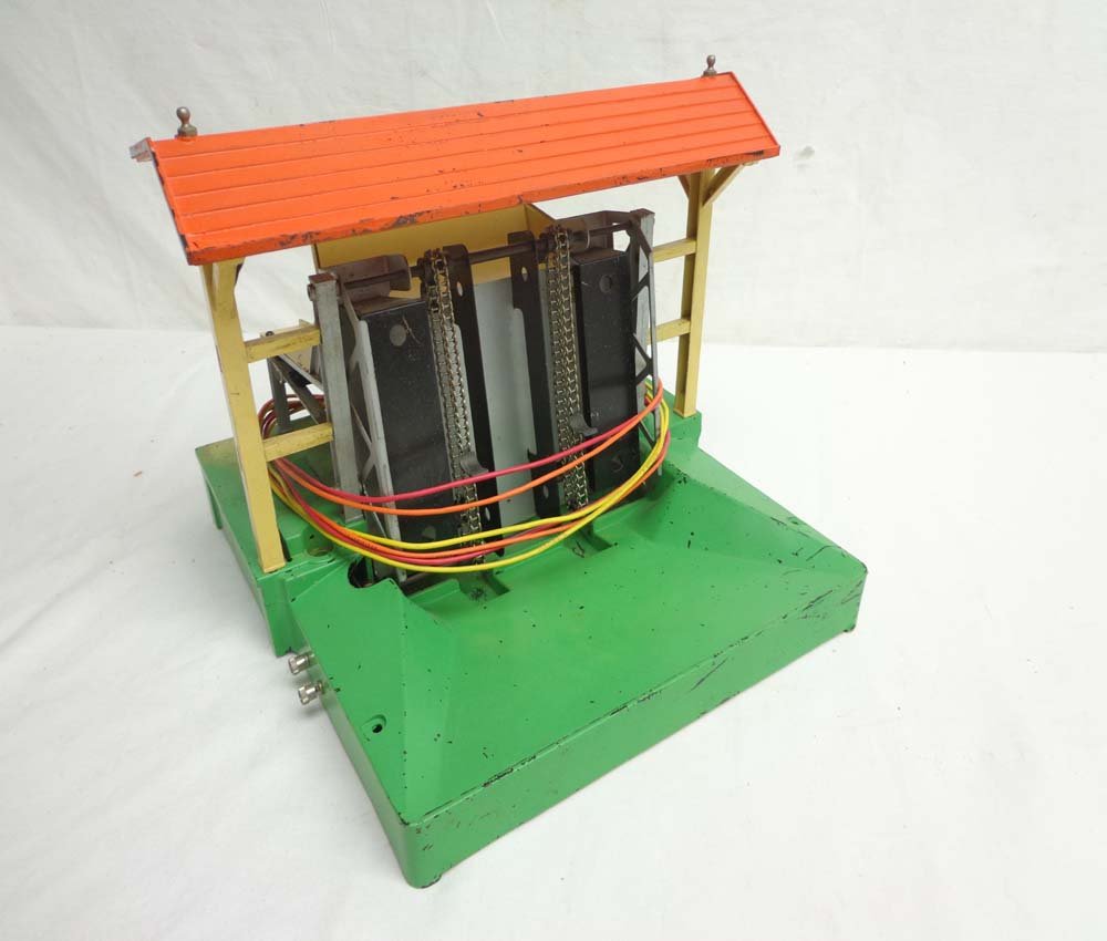 ABT: Lionel #164 Log Loader: Paul V. Ambrose and Drew J. Bauer present: This is the #164 Log Loader that Lionel made in the late 1940s. No Box. Examine closely; what is pictured is what you will receive. Please add $18.00 for US-