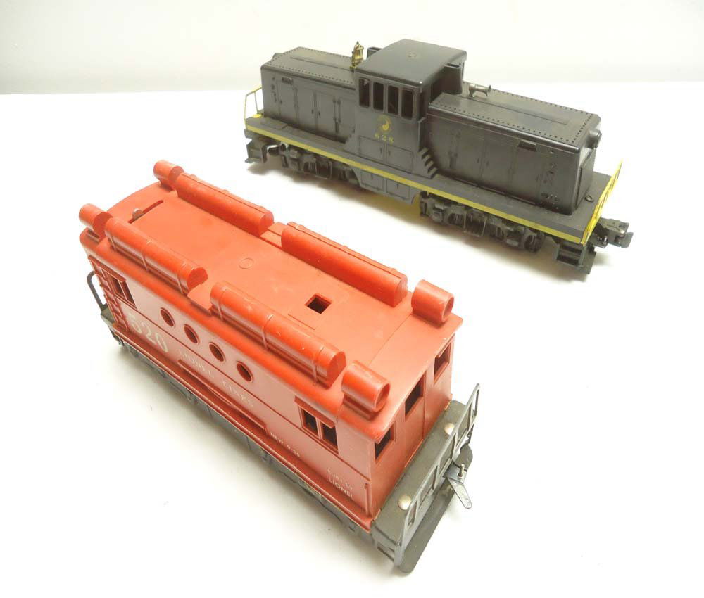 ABT: Lionel #520 Box Cab & #628 NP Switchers: Paul V. Ambrose and Drew J. Bauer present: These are the #520 Box Cab (note missing pantograph) and #628 Northern Pacific Center-Cab Diesels that Lionel made in the middle 1950s. Our Opinion is that t
