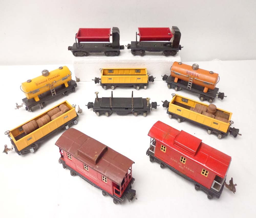 ABT: 10 Lionel Assorted Rolling Stock Items: Paul V. Ambrose and Drew J. Bauer present: These are 10 Assorted Rolling Stock items that Lionel made Pre War. Included are (2) #657 Cabooses, #654 Tank Car, #2654 Tank Car, (2) #2652 Gondolas, #652 G