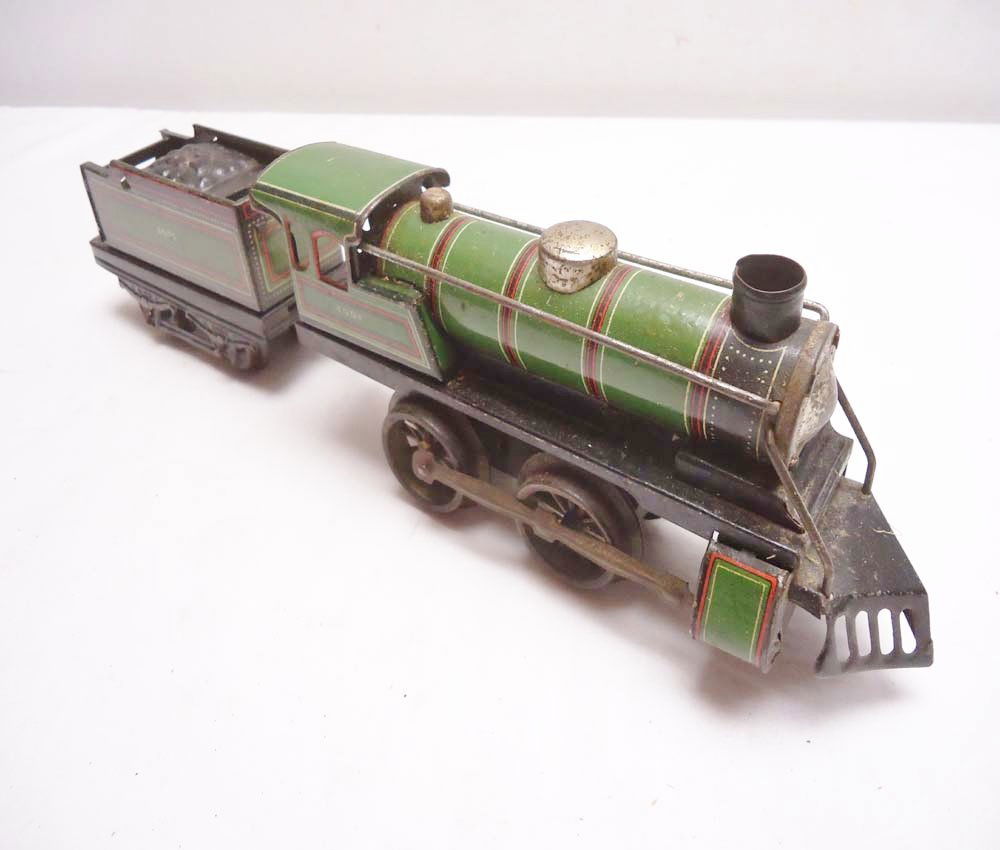 ABT: European Clockwork #3501 Steam E&T: Paul V. Ambrose and Drew J. Bauer present: This is the #3501 Clockwork Steam Engine and Tender that an European Maker made some time ago. No Boxes. Examine very closely; what is pictured is what you w