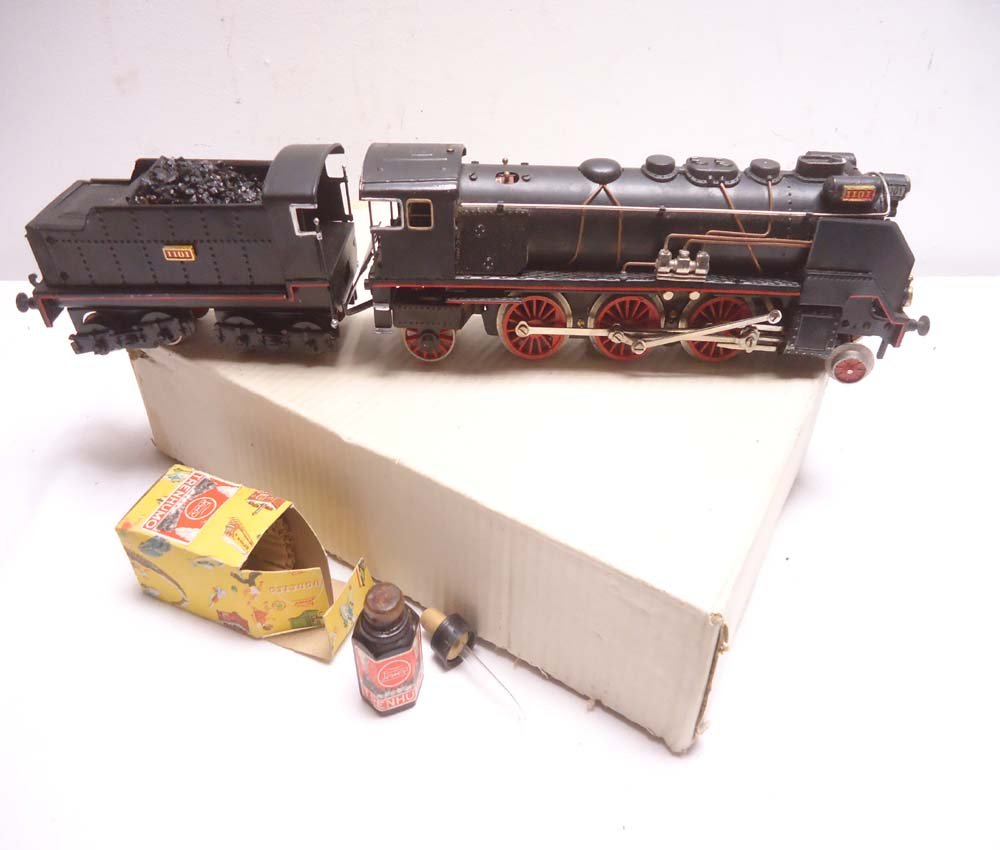 ABT: Paya #1101 Engine and Tender/OB: Paul V. Ambrose and Drew J. Bauer present: These are the #1101 Engine and Tender that Paya of Spain made in O Gauge in the 1930s. Examine closely; what you see is what you will receive. No Boxes. Plea