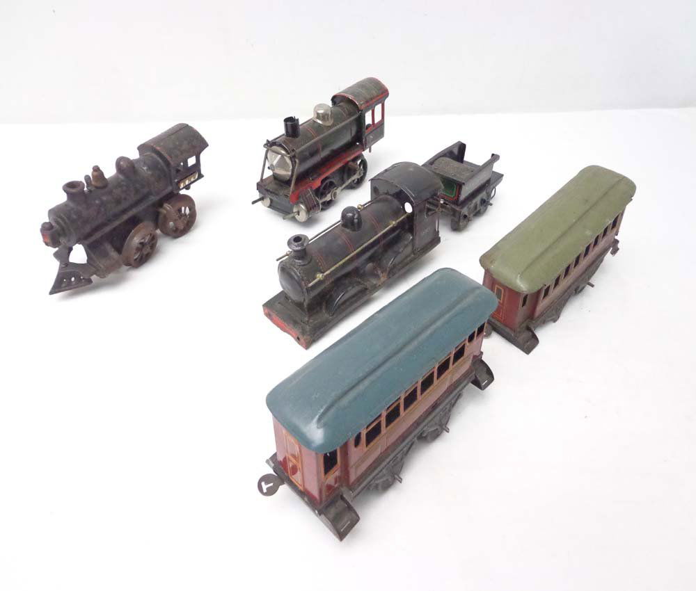 ABT: Karl Bub 6-item Assortment Steam Engines/Tender/Pa: Paul V. Ambrose and Drew J. Bauer present: These are three Clockwork Steam Engines, NYC & HR Tender, and two Passenger Cars that Kurl Bub made in the very distant past. No Boxes. Examine very closely;