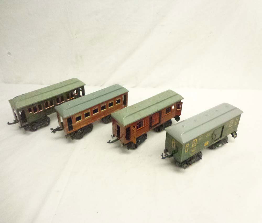 ABT: 4 Karl Bub Assorted Passenger Wagons: Paul V. Ambrose and Drew J. Bauer present: These are four assorted Passenger Wagons that Karl Bub made in o gauge circa 1930. Note Condition far better than most examples of the Era. No Boxes. Examine