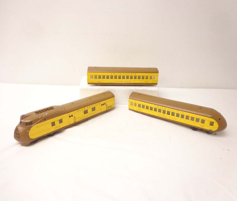 ABT: Lionel #752E/753/754 Streamline UP City of Portlan: Paul V. Ambrose and Drew J. Bauer present: This is the 3-item #752E, #753 and #754 Streamline UP City of Portland Streamline Set that Lionel made in the late 1930s. No Boxes; No Vestibules. Examine ve