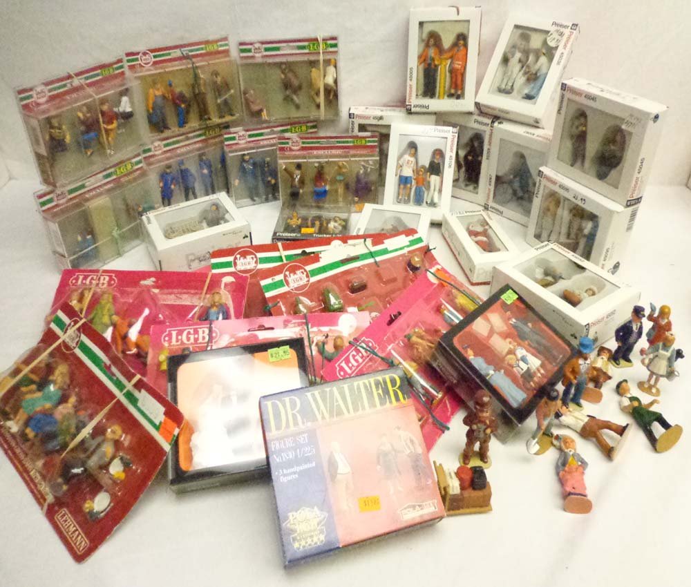 ABT: LGB/Preiser G Scale: Assorted People & Accessories: Paul V. Ambrose and Drew J. Bauer present: These are an Assortment of People and Accessories that LGB/Preiser made for G Scale a few years ago. Our Opinion is that it is generally in Like New Conditio