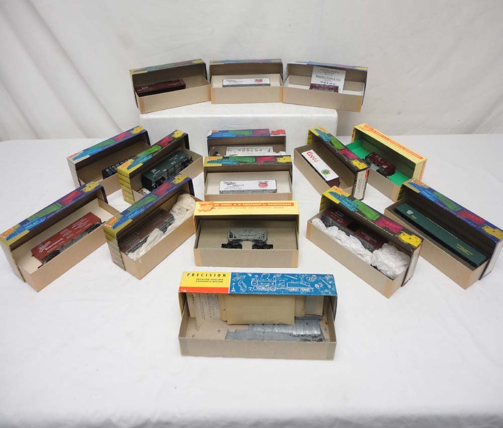 ABT: Roundhouse HO Scale: 15 Assorted Car Kits/OBs: Paul V. Ambrose and Drew J. Bauer present: These are fifteen Assorted Car Kits that Roundhouse made in HO Scale a few years ago. Please look at all the pictures; what is pictured is what you will rece