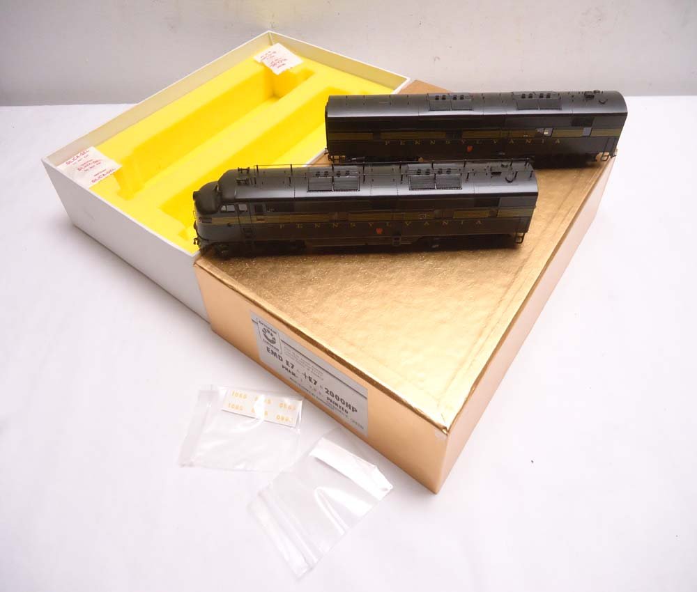 ABT: Brass HO Scale: Oriental Ltd./Samhongsa PRR EMD E-: Paul V. Ambrose and Drew J. Bauer present: These are the Brass HO EMD E7 PRR factory-painted Brunswick Green AB Diesels that Oriental Ltd./Samhongsa made in Korea some time in the past. Includes great