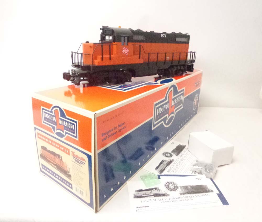 ABT: Lionel Large Scale Milwaukee Road GP-20/OB: Paul V. Ambrose and Drew J. Bauer present: This is the Milwaukee Road GP-20 that Lionel made in Large Scale a few years ago. Our Opinion is that they are generally in Like New Condition. Original Boxe