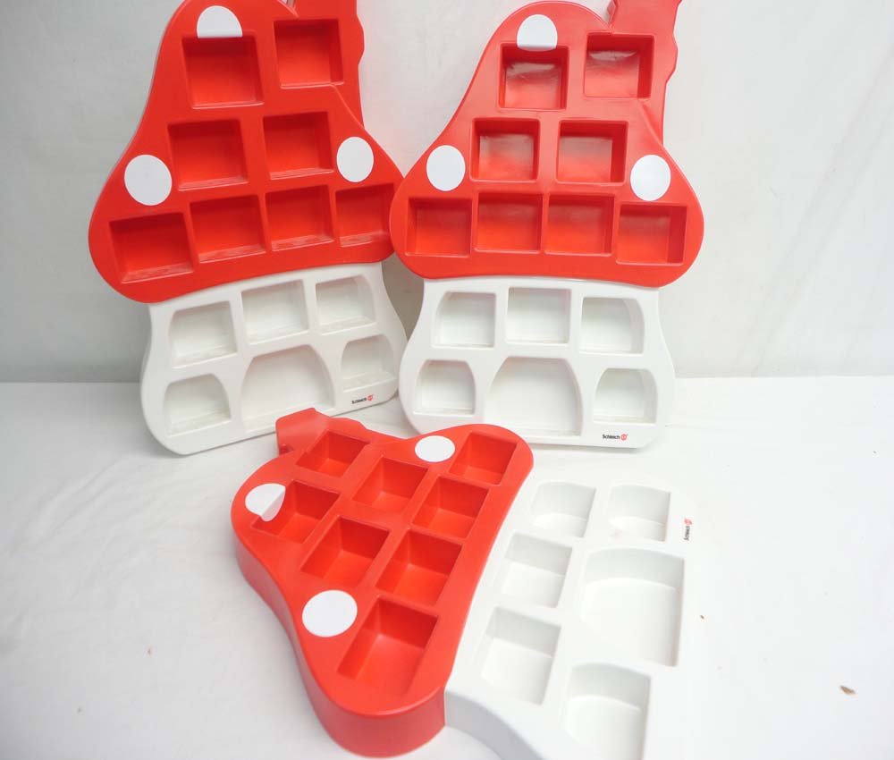 ABT: 3 Schleich Smurf Display Shelves: Paul V. Ambrose and Drew J. Bauer present: These are three Schleich Smurf Display Shelves. Please examine closely; what is pictured is what you will receive. No Boxes. Please add $25.00 for US-48 Ship