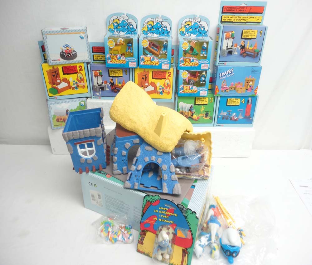 ABT: 18 Assorted Smurf Accessories and Gargamel: Paul V. Ambrose and Drew J. Bauer present: These are eighteen Assorted Smurf Accessories and Gargamel Castle. Please examine closely; what is pictured is what you will receive. Some Original Boxes. Pl