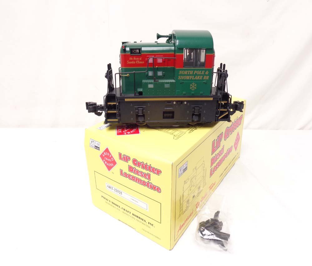 ABT: Aristo Craft 1 Gauge: #ART-22525 Lil Critter: Paul V. Ambrose and Drew J. Bauer present: This is the #ART-22525 Lil Critter Christmas Diesel Locomotive that Arista Craft made in 1 Gauge a few years ago. Our Opinion is that it is generally in Like