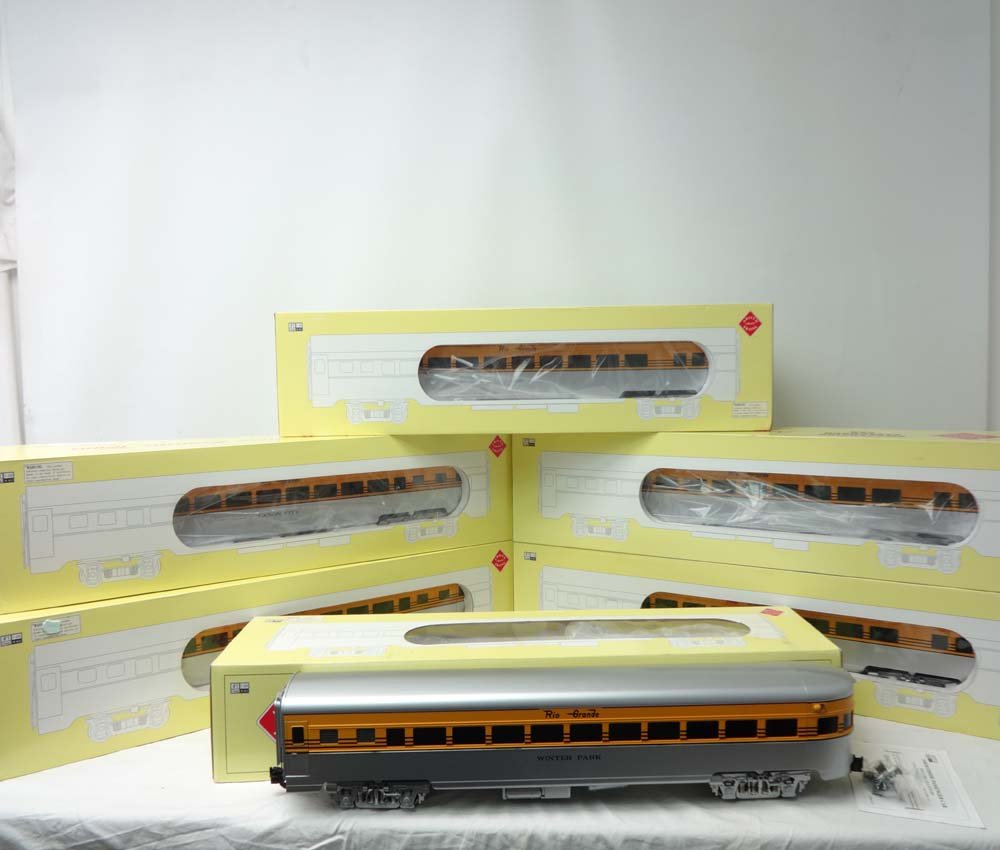 ABT: 6 Mint Aristo Craft 1 Gauge: ART-#33302/33402: Paul V. Ambrose and Drew J. Bauer present: These are six #ART-33302/33302/33302/33402/33402/33402 Denver Rio Grande Streamlined Passenger Cars that Aristo Craft made for 1 Scale a few years ago. Our O