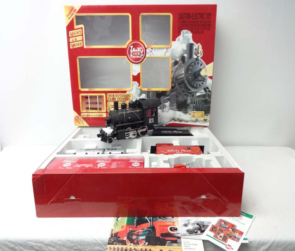 ABT: Mint LGB G Scale: #72425 White Pass Train Set/OB: Paul V. Ambrose and Drew J. Bauer present: This is the #72425 White Pass Train Set that LGB made for G Scale a few years ago. Our Opinion is that the Set is generally in Mint Condition. Original Box.