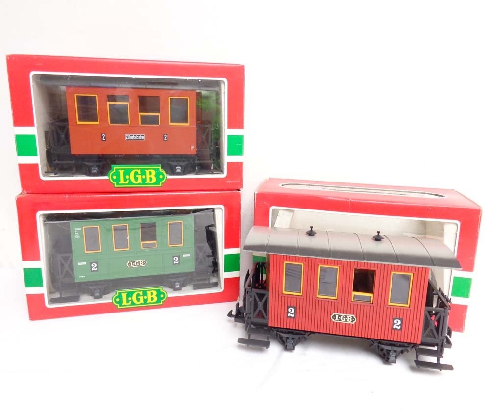 ABT: LGB G Scale: #3000/3007/3010 Passenger Cars/OBs: Paul V. Ambrose and Drew J. Bauer present: These are the #3000/3007/3010 Passenger Cars that LGB made for G Scale a few years ago. Our Opinion is that they are generally in Like New Condition. Origina