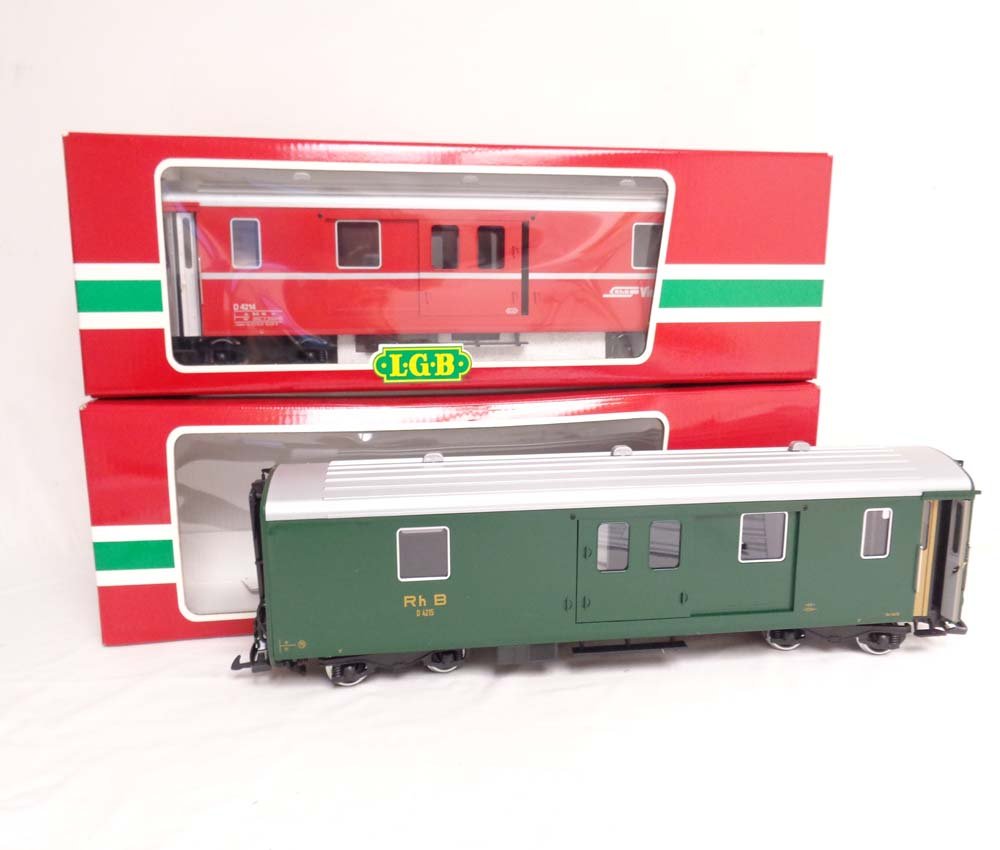 ABT: Mint LGB G Scale: #31690/30690 Baggage Cars/OBs: Paul V. Ambrose and Drew J. Bauer present: These are the #31690/30690 Baggage Cars that LGB made for G Scale a few years ago. Our Opinion is that they are generally in Mint Condition. Original Boxes.