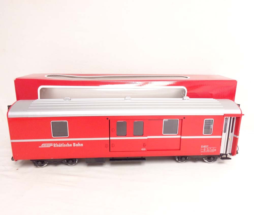 ABT: Mint LGB G Scale: #32690 Baggage Car/OB: Paul V. Ambrose and Drew J. Bauer present: This is the #32690 Baggage Car that LGB made for G Scale a few years ago. Our Opinion is that it is generally in Mint Condition. Original Box. All Original i