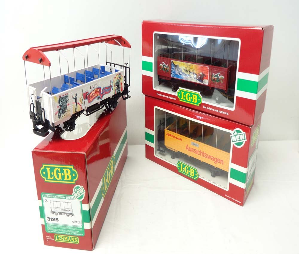 ABT: Mint LGB G Scale: #3125/3025/32250 Opened: Paul V. Ambrose and Drew J. Bauer present: These are the #3125/3025/32250 Opened Trolleys that LGB made for G Scale a few years ago. Our Opinion is that they are generally in Mint Condition. Original