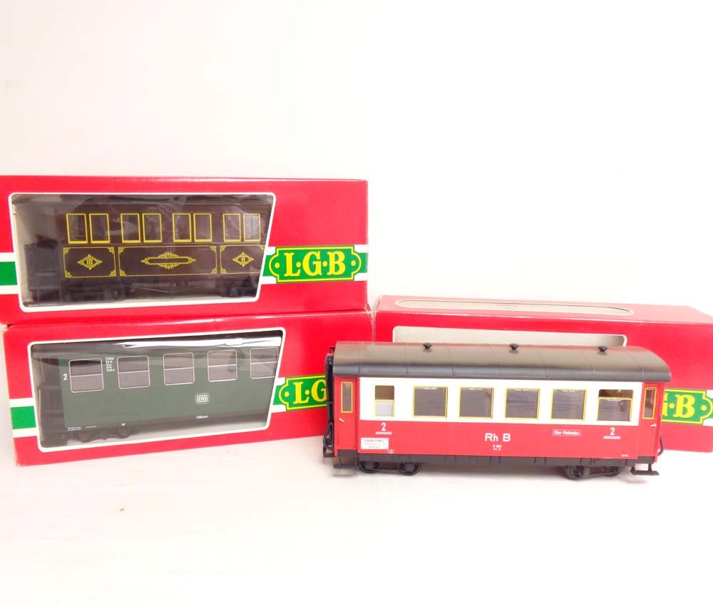 ABT: LGB G Scale: #3070/3064/3061 Passenger Cars/OBs: Paul V. Ambrose and Drew J. Bauer present: These are the #3070/3064/3061 Passenger Cars that LGB made for G Scale a few years ago. Our Opinion is that they are generally in Like New Condition. Origina