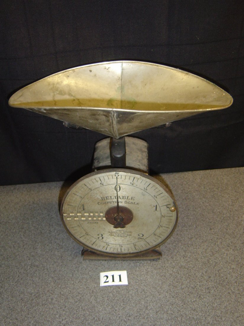 ANTIQUE HANSON BROTHERS 'THE RELIABLE' DIAL SCALE: DECORATOR ONLY. COMES WITH CAST CRADLE AND SCOOP.