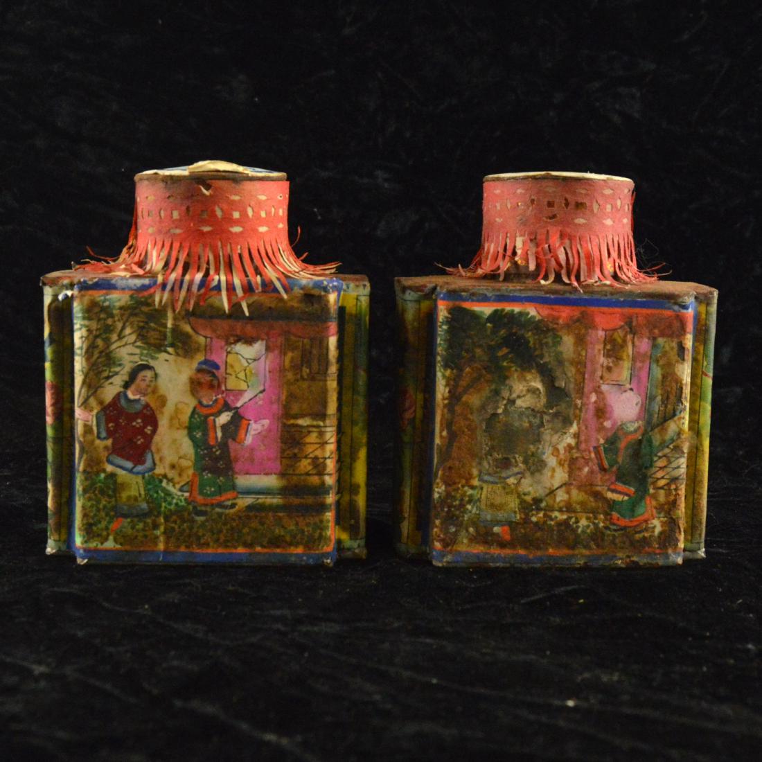 Chinese Republic Tea Tin Pair: 二個民國茶葉罐 2 Item Lot; a pair of vintage tea tins from the Republic of China. Colorfully designed. Sizing: 4.5 inches x 3.75 inches x 2.25 inches; Weight: