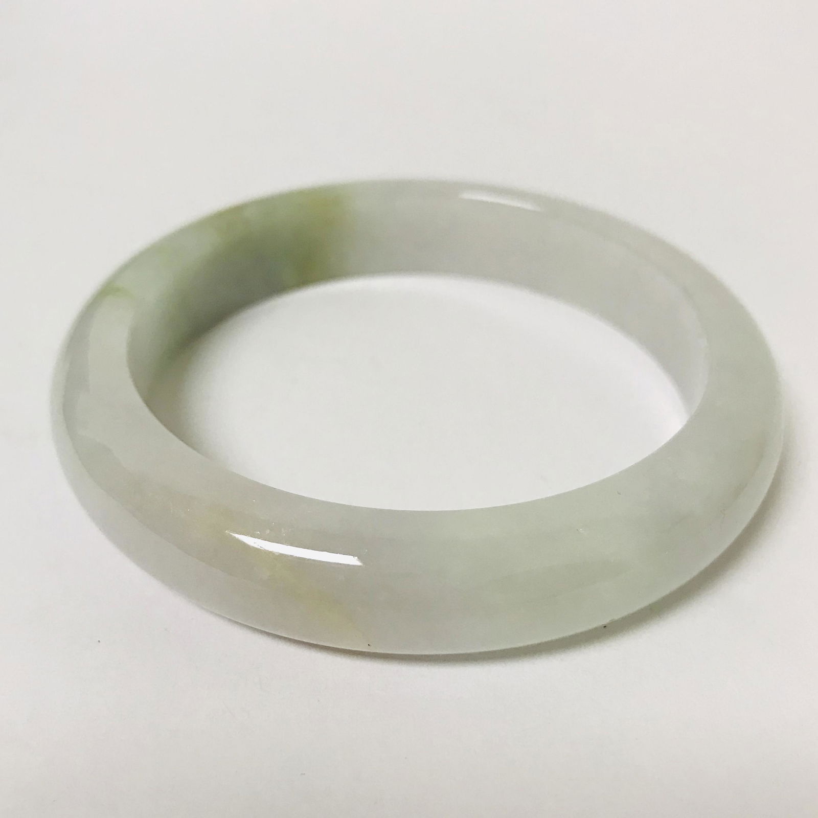 Natural jade bangle with certificate (1 of 3)