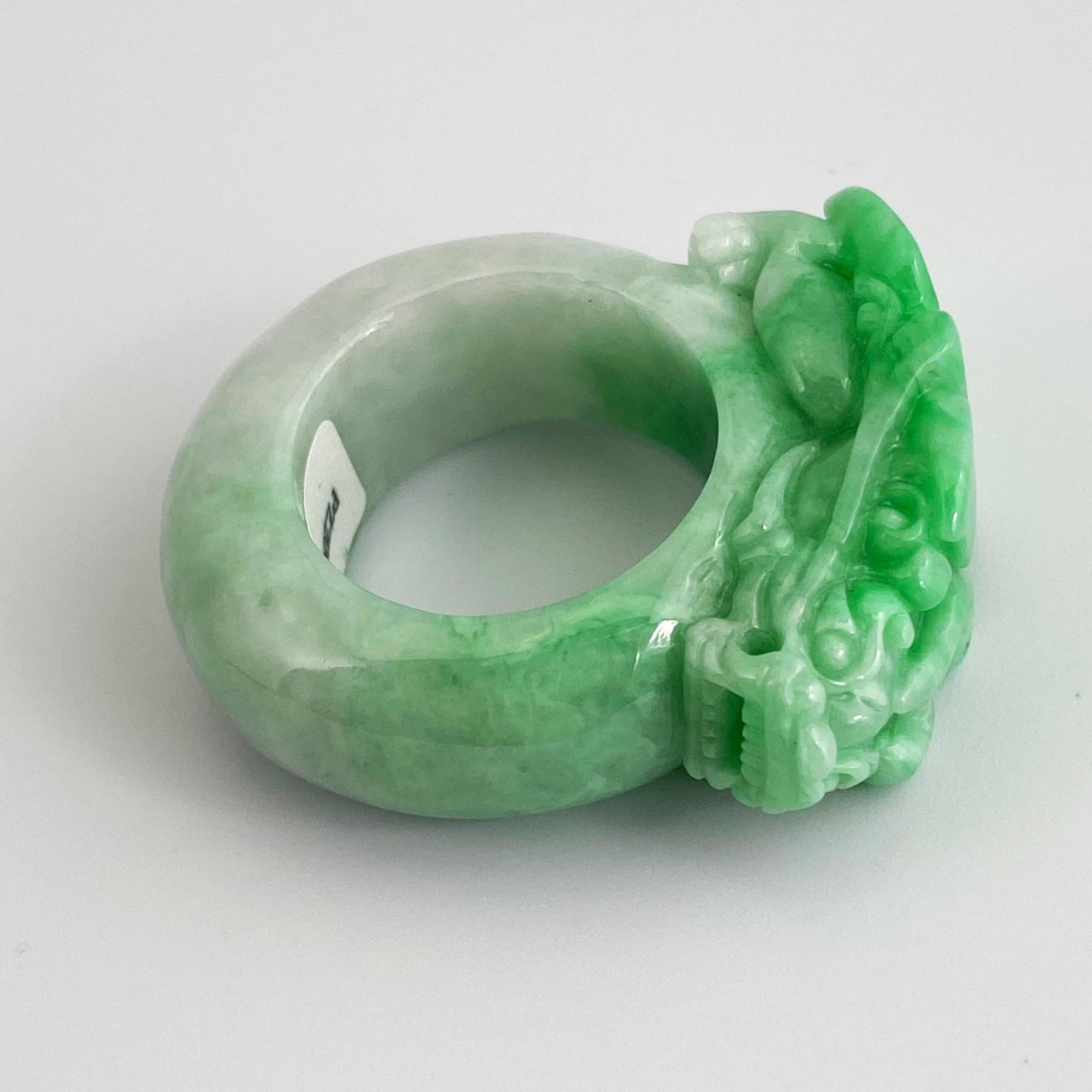 Certified natural Yang green Jadeite Pixiu band ring: Certified natural Yang green Jadeite Pixiu band ring20mm 30.76g