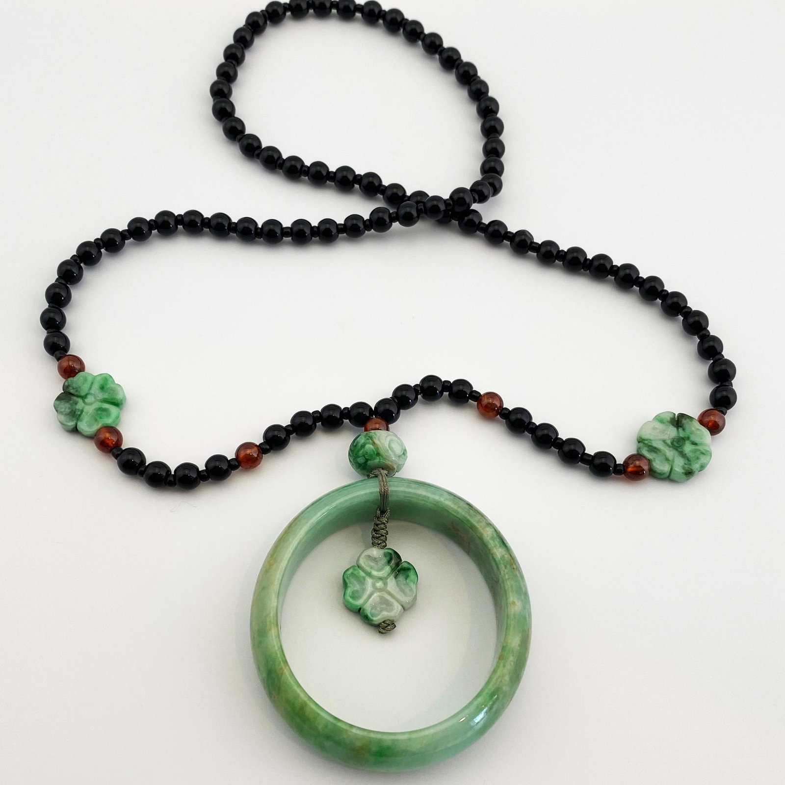 Natural jadeite circle pendant: Natural jadeite circle pendant64*60*16mm