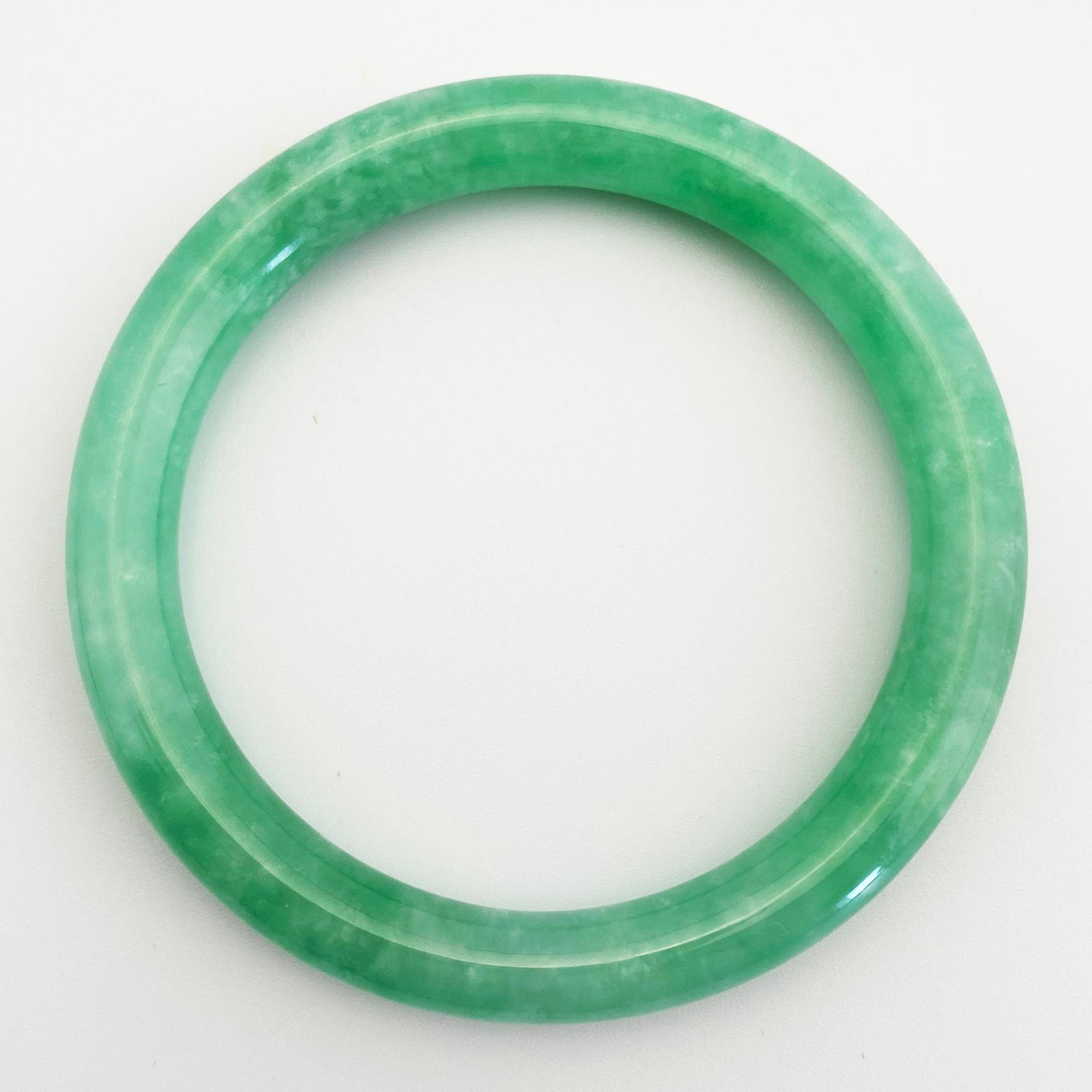 Jadeite bangle: Jadeite bangle70*52*10mm