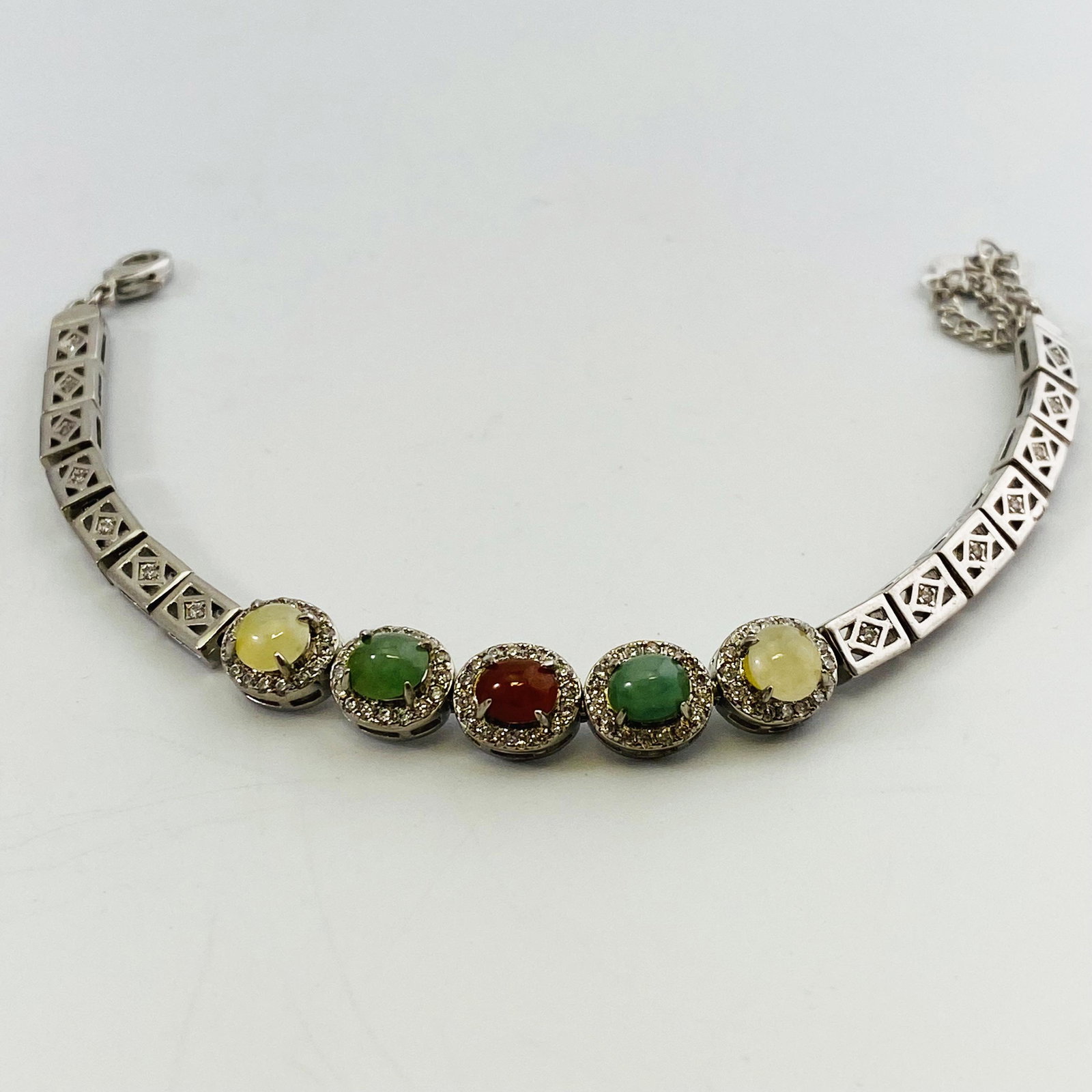 Triple Color Jadeite Diamond Embedded Bracelet: Triple Color Jadeite Diamond Embedded Bracelet 8*7*7mm