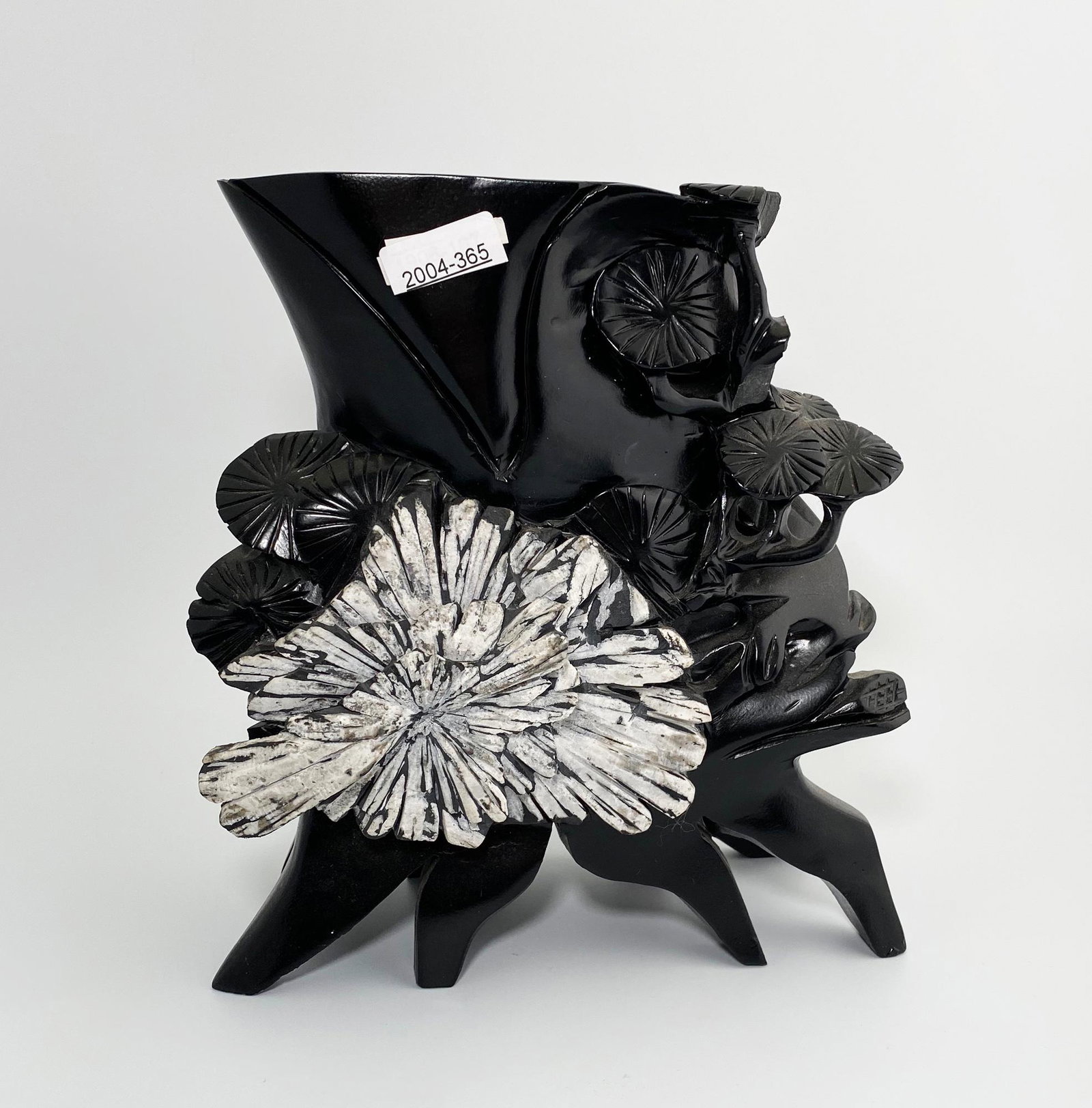 Natural Chrysanthemum stone pen container (1 of 8)