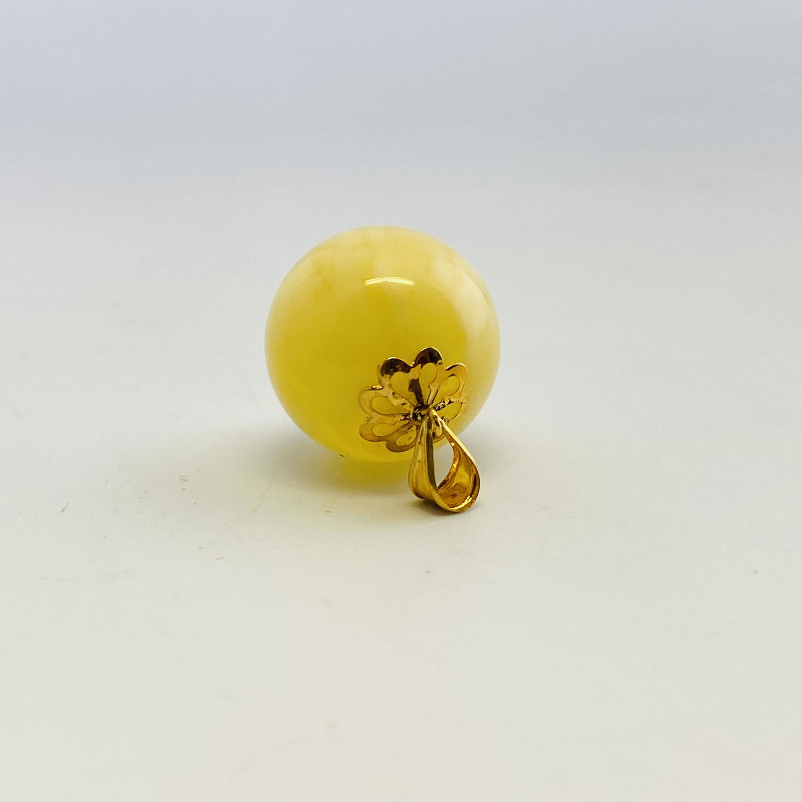 18K Gold Natural Yellow Amber Pendant (1 of 3)