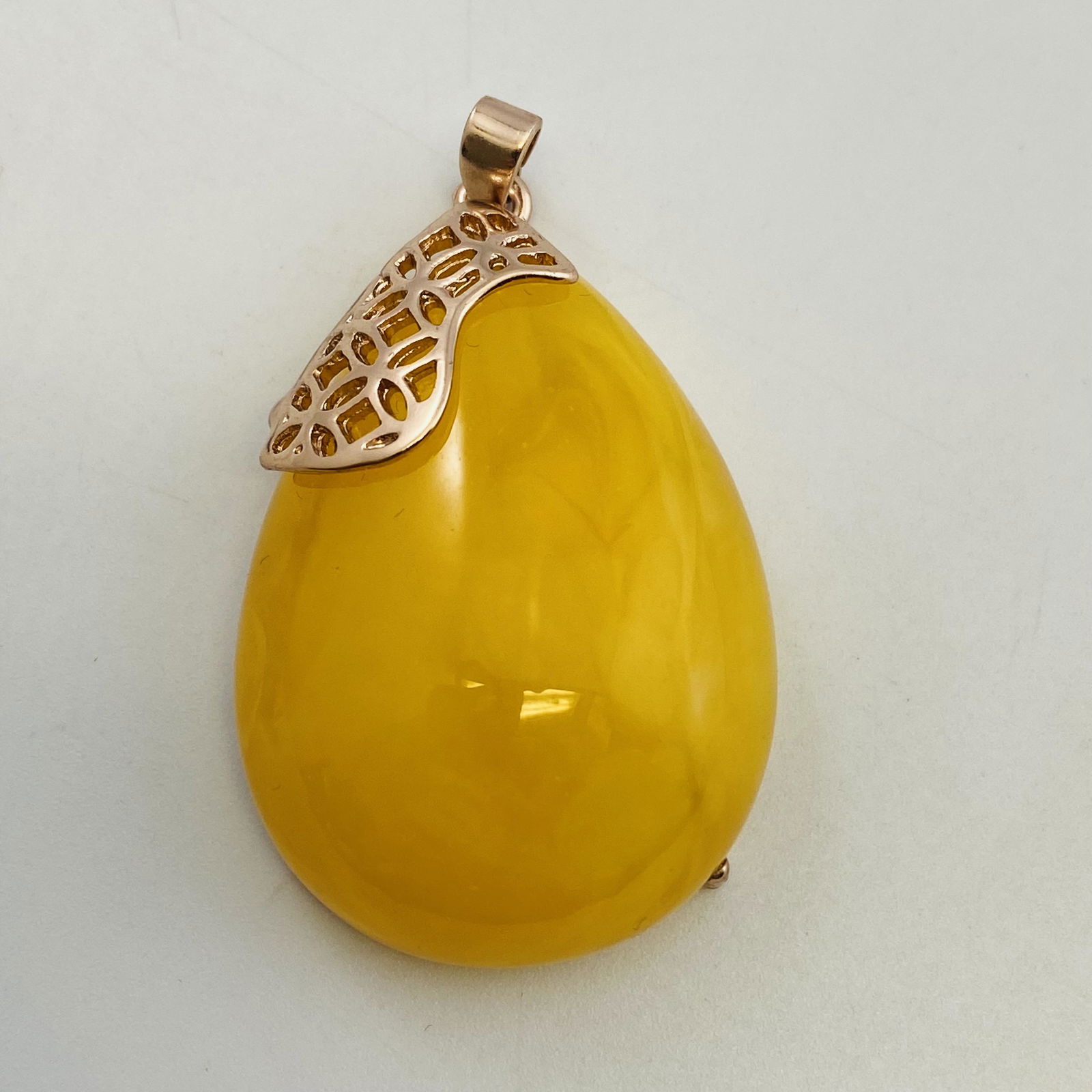 Yellow Amber Pendant (1 of 5)