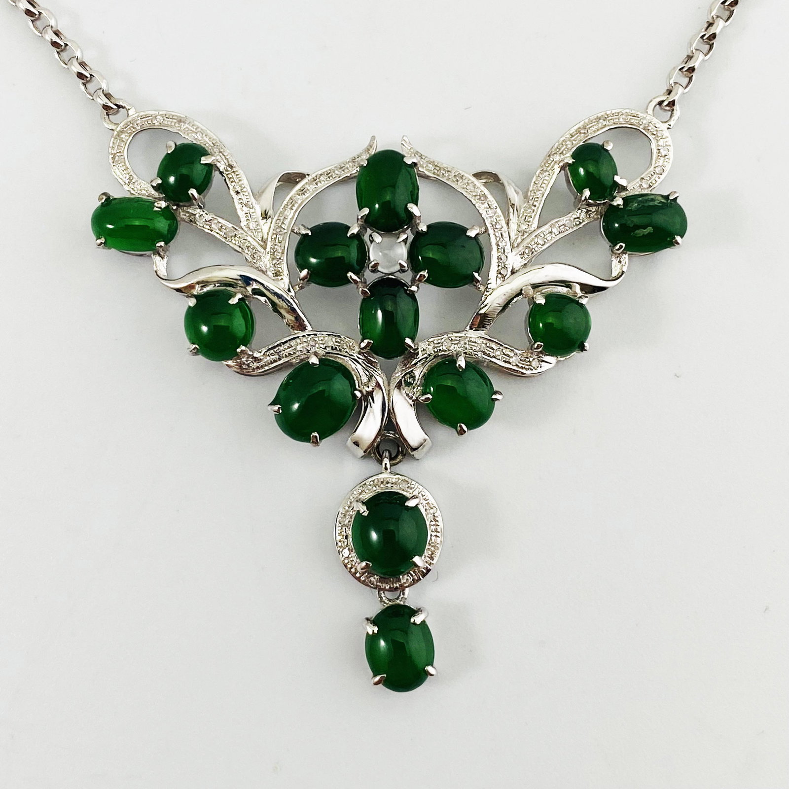 GIA Certified 18K Gold Natural Icy Green Omphacite Jade Necklace: GIA Certified 18K Gold Natural Icy Green Omphacite Jade Necklace 343*38*5mm