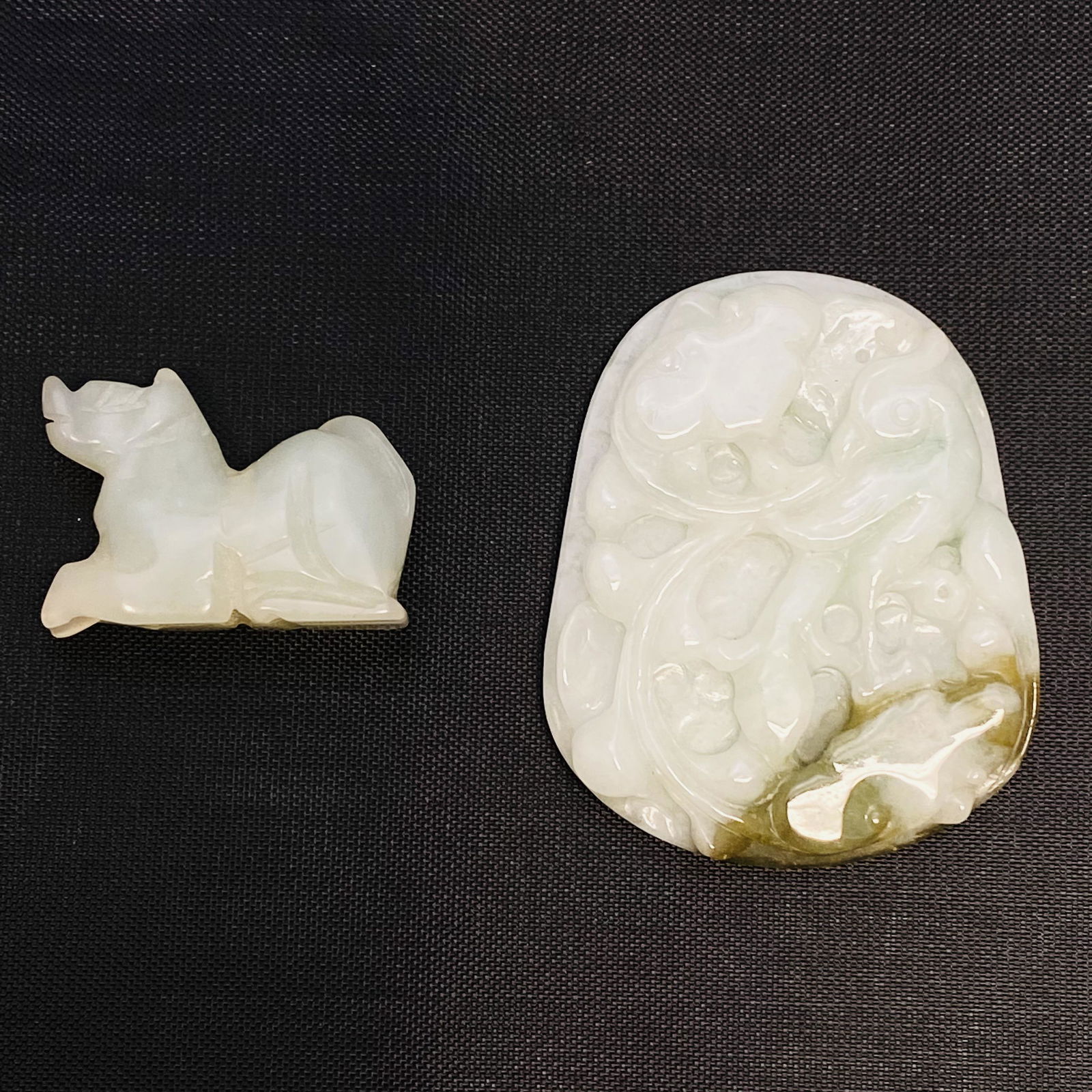 Beautiful Jadeite Carving Pendant with Beast Shape Jade Pendant (1 of 8)