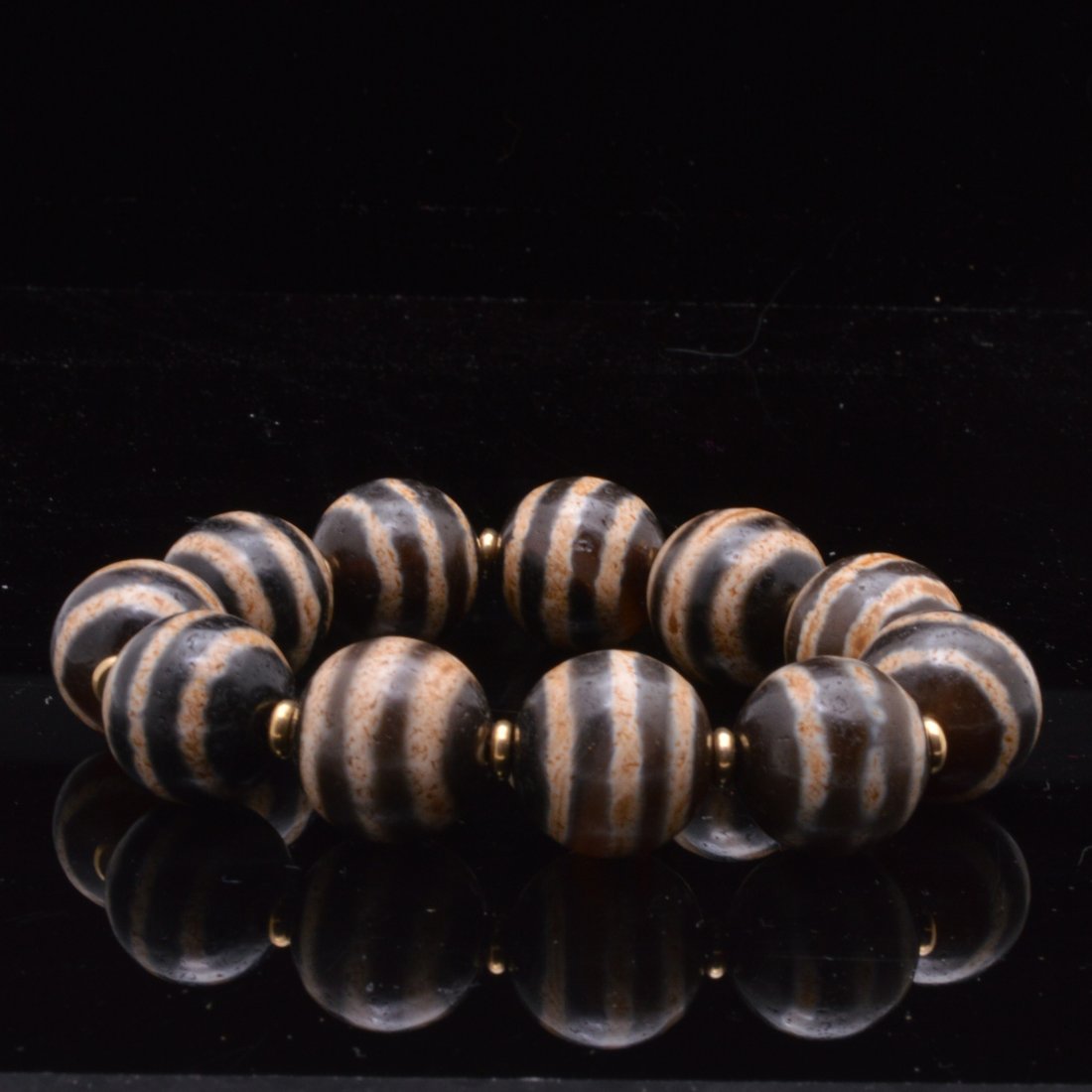 Three-Stripe Dzi Bead Bracelet (1 of 2)