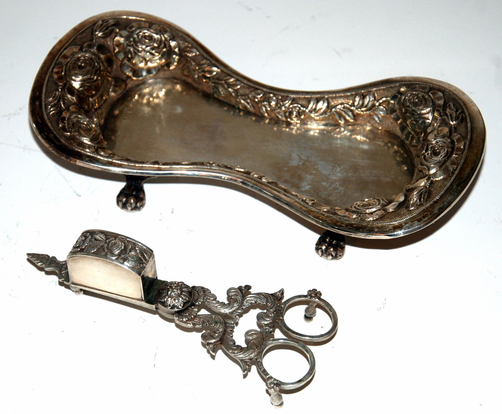 set per candela in argento decorato a fiori (1 of 1)