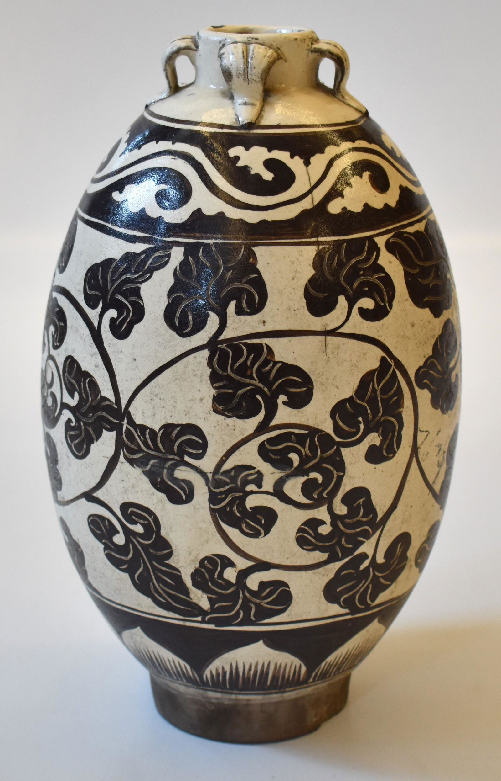 Cina vaso in ceramica decorato con motivi vegetali cm.x h. 26,5 (1 of 1)