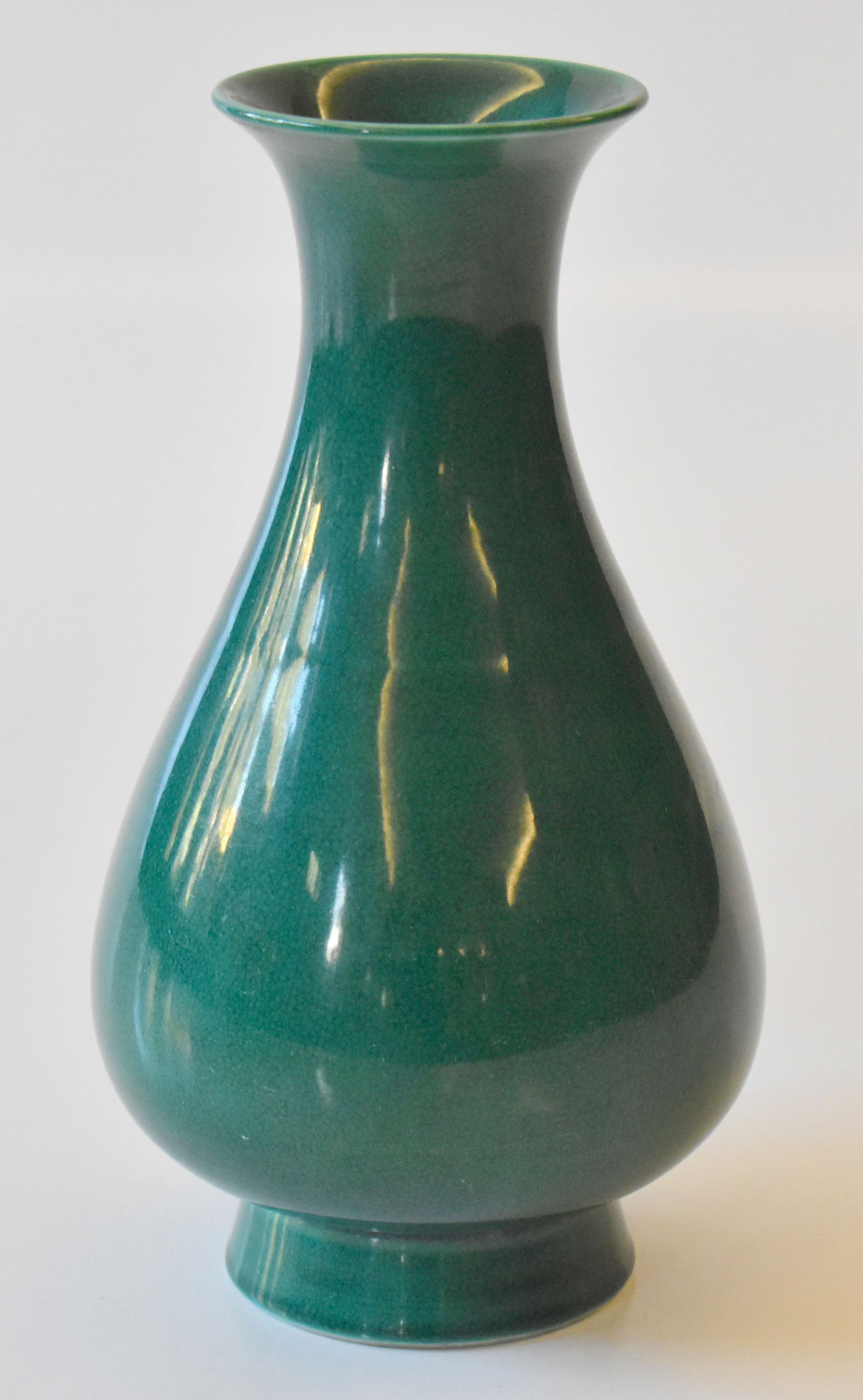 Cina vaso in porcellana verde cm.x h. 20: Cina vaso in porcellana verde cm.x h. 20