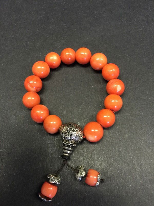 A Fine Beautiful Coral Beads Bracelet (1 of 3)