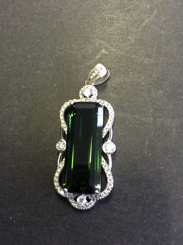 A Beautiful Tourmaline Necklece Pendant (1 of 4)