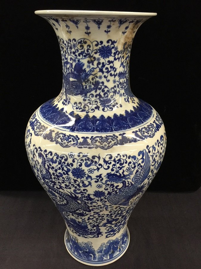 Antique Chinese Blue And White Porcelain Dragon Vase: A nicely shape of Qing mark blue and white porcelain dragon vase with the paintings of dragon and flowers. Dimension: H 51.00cm; Diameter of Bottom: 16.00cm; Globular Diameter: 24.00cm. Dimension: H 1