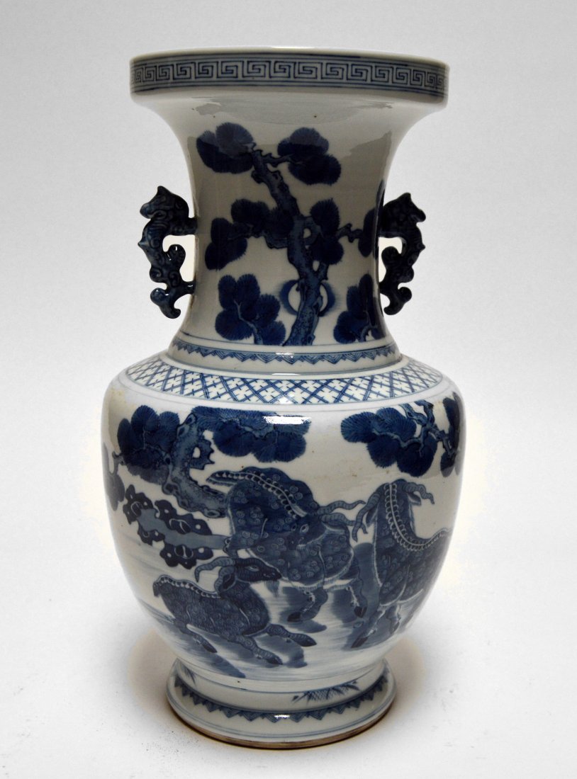LARGE CHINESE BLUE AND WHITE PORCELAIN VASE (1 of 8)