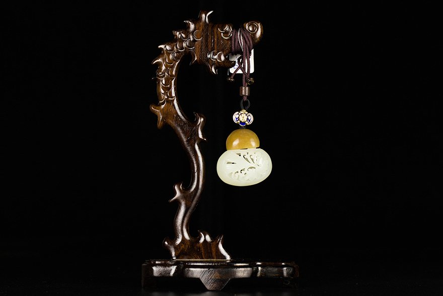 HETIAN JADE PENDANT/PLAYING PIECE-Peace and Safety: 97紫璟珠宝，平安瓶新疆和田玉籽料挂件（不含挂架），21.05&